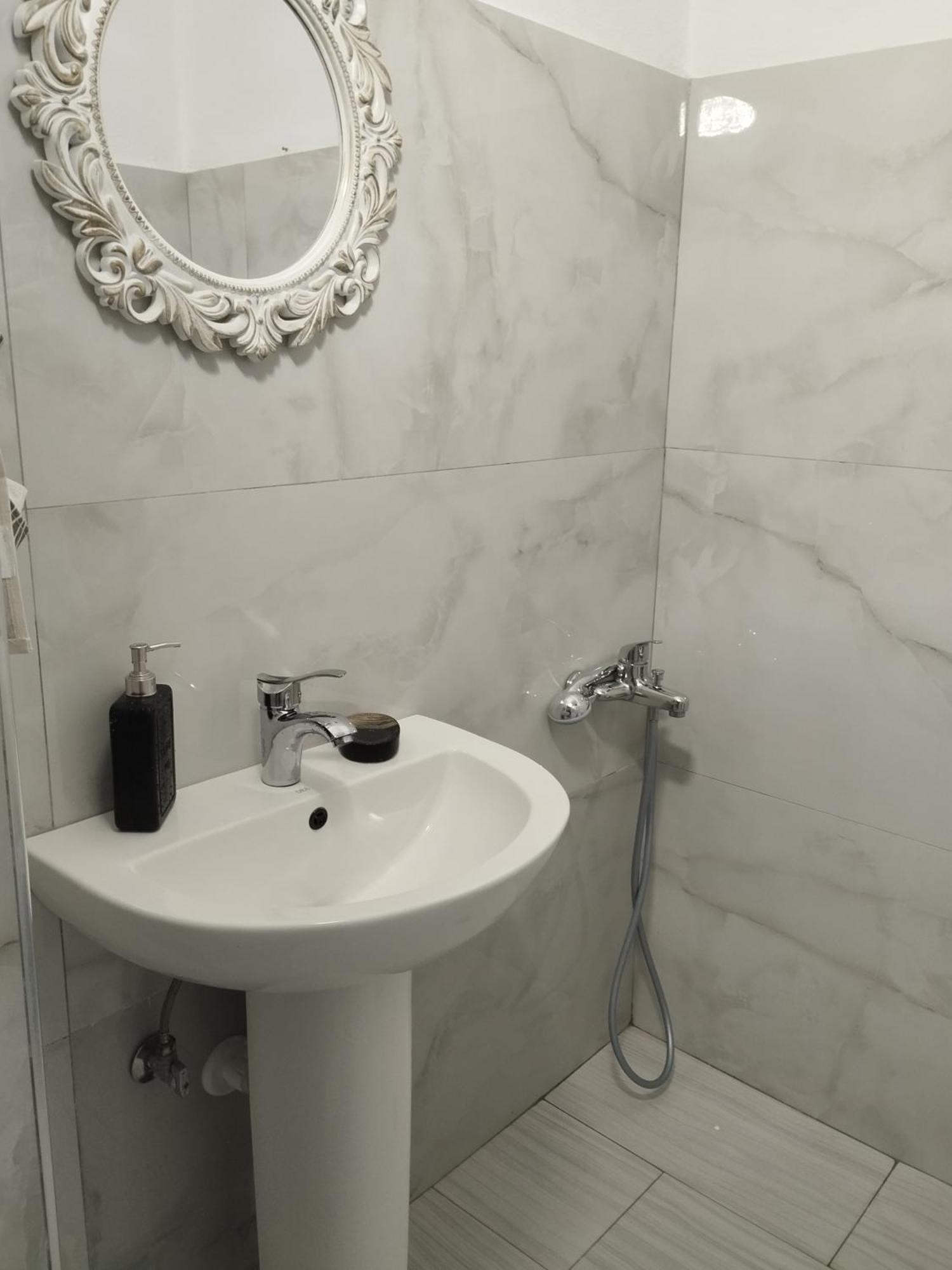 Dim'S Villas Qeparo Szoba fotó